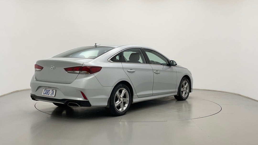 Right Back Diagonal (45- Degree) View