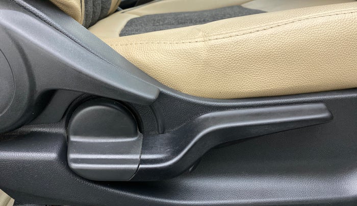 2018 Honda Amaze 1.2 SMT I VTEC, Petrol, Manual, 33,705 km, Driver Side Adjustment Panel