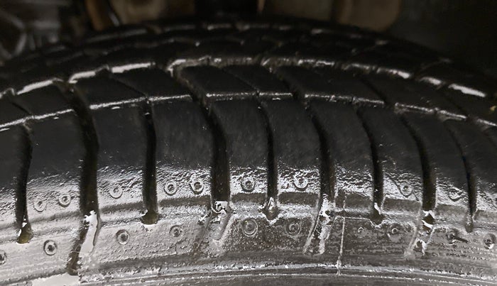 2017 Tata Tiago XZ PETROL, Petrol, Manual, 35,237 km, Left Front Tyre Tread