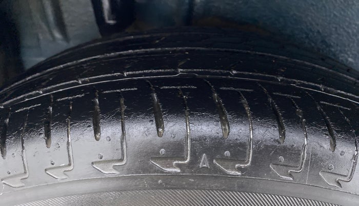 2017 Maruti IGNIS DELTA 1.2, Petrol, Manual, 74,019 km, Right Rear Tyre Tread