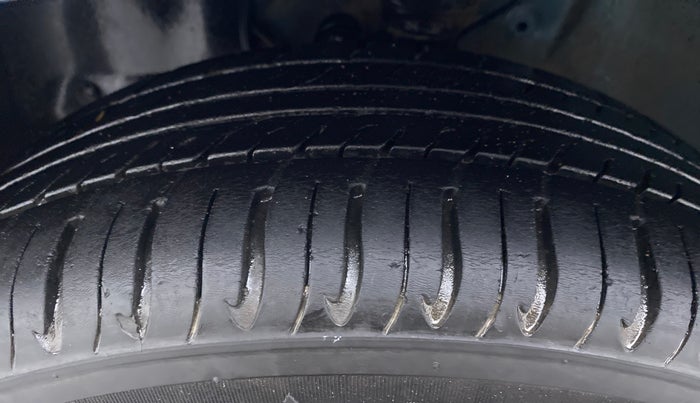 2017 Maruti IGNIS DELTA 1.2, Petrol, Manual, 74,019 km, Left Front Tyre Tread