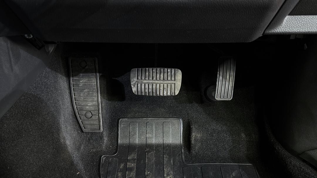 2016 Subaru Forester 2.5i-l, Automatic, 53010 km, Pedals and Footmat
