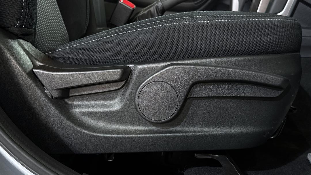 2016 Subaru Forester 2.5i-l, Automatic, 53010 km, Drivers Side Adjustment Panel