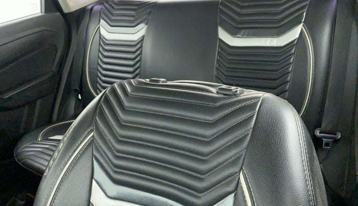 2018 Maruti Vitara Brezza LDI, Diesel, Manual, 54,883 km, Front left seat (passenger seat) - Headrest missing