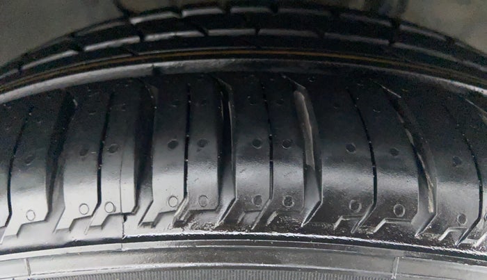 2019 Tata Tiago XZ+ 1.2 Revotron, Petrol, Manual, 29,419 km, Right Front Tyre Tread