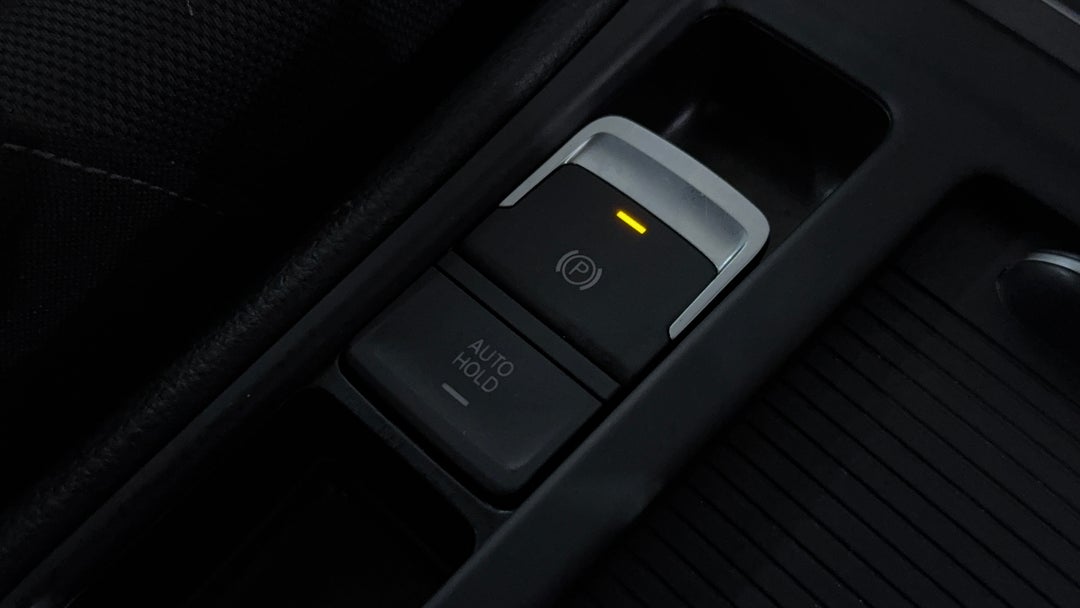 2018 Volkswagen Golf 110 Tsi Comfortline, Automatic, 104628 km, Handbrake