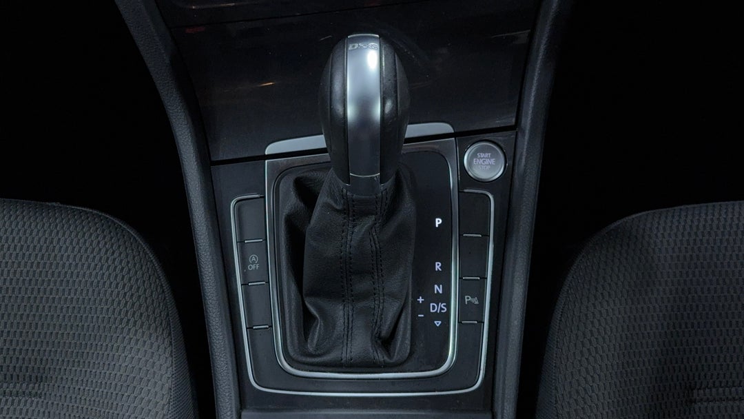 2018 Volkswagen Golf 110 Tsi Comfortline, Automatic, 104628 km, Gear Lever 