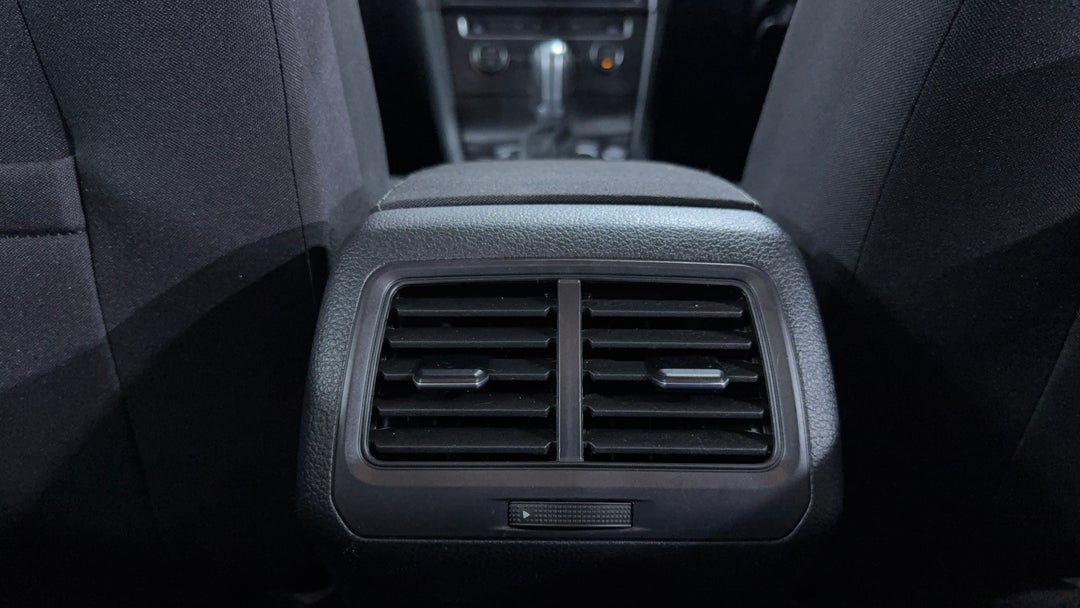 2018 Volkswagen Golf 110 Tsi Comfortline, Automatic, 104628 km, Rear A/C Vent