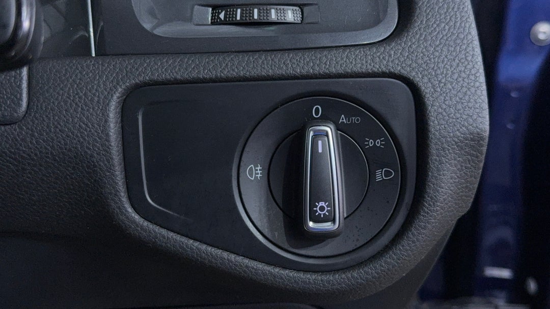 2018 Volkswagen Golf 110 Tsi Comfortline, Automatic, 104628 km, Utility Switches/Buttons