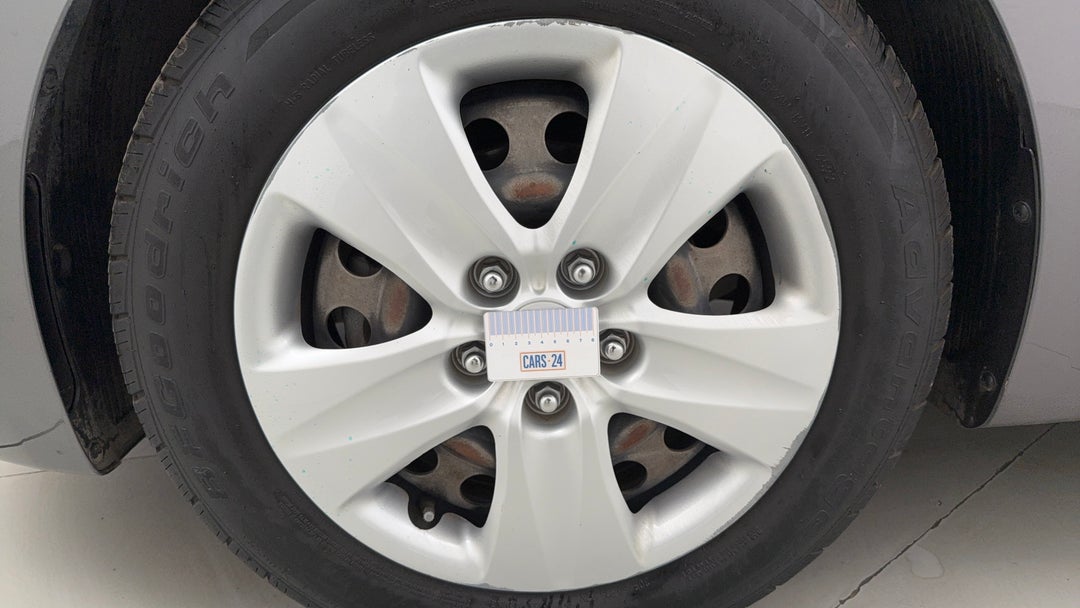 Wheels Hubcap Front LHS Gutter Rash