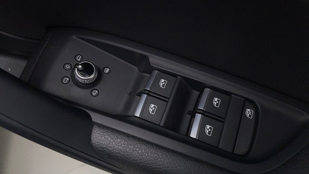 2019 Audi Q5 40 Tdi Quattro Sport, Automatic, 62221 km, Drivers Side Door Panel Controls