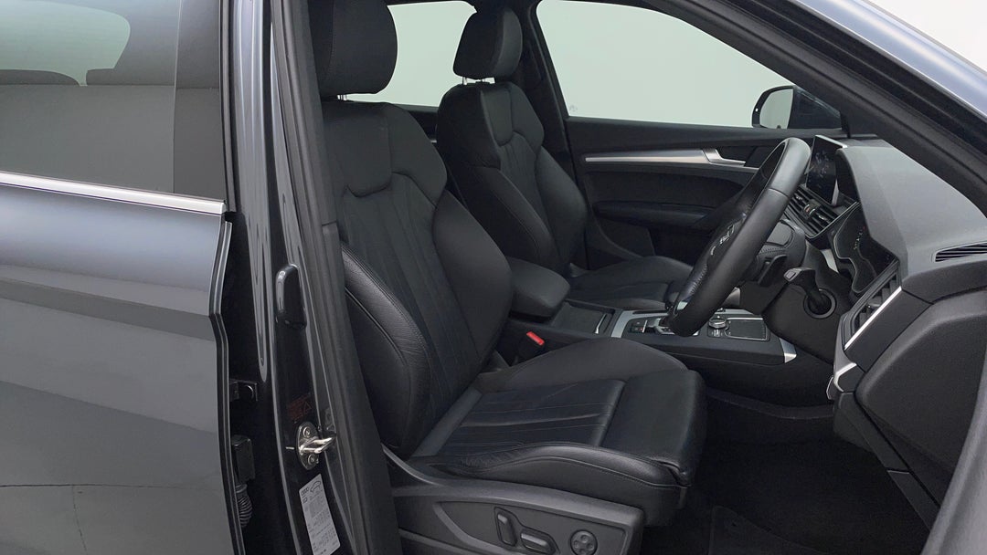2019 Audi Q5 40 Tdi Quattro Sport, Automatic, 62221 km, Right Side Front Door Cabin View