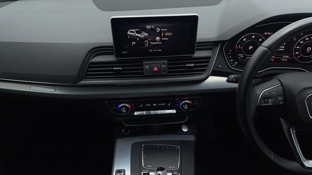 2019 Audi Q5 40 Tdi Quattro Sport, Automatic, 62221 km, Center Console