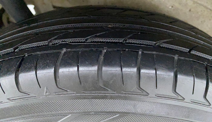 2016 Maruti Wagon R 1.0 LXI CNG, CNG, Manual, 45,999 km, Right Rear Tyre Tread