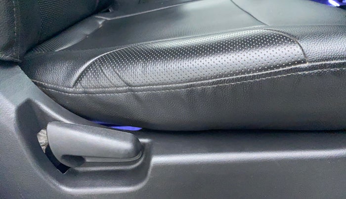 2016 Maruti Wagon R 1.0 LXI CNG, CNG, Manual, 45,999 km, Driver Side Adjustment Panel