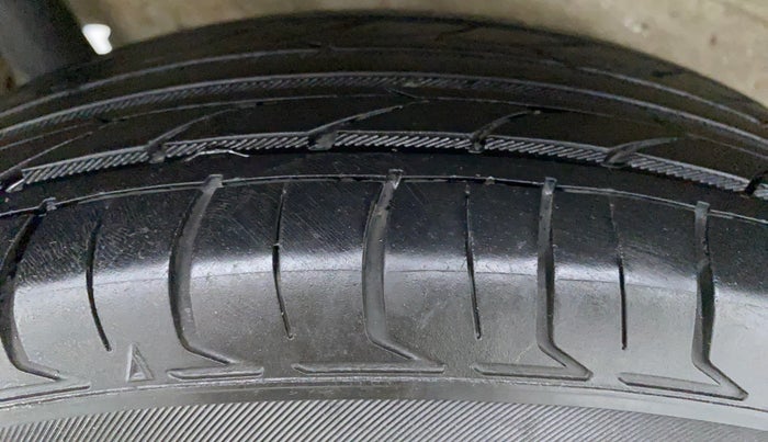 2016 Maruti Wagon R 1.0 LXI CNG, CNG, Manual, 45,999 km, Left Rear Tyre Tread