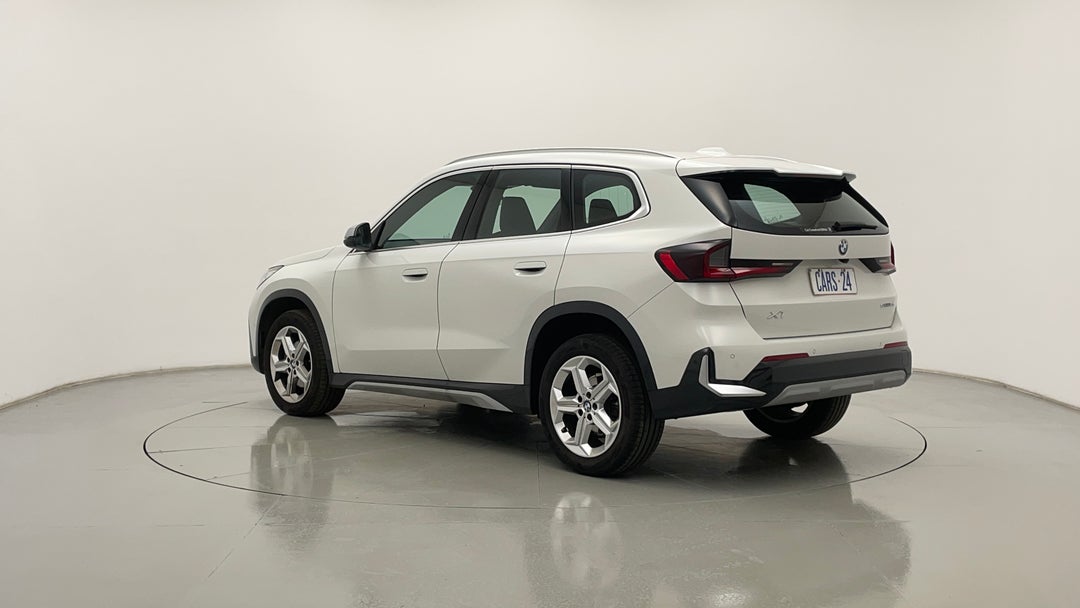 Left Back Diagonal (45- Degree) View