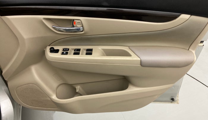 2017 Maruti Ciaz ZETA DIESEL 1.3, Diesel, Manual, 81,647 km, Driver Side Door Panels Control