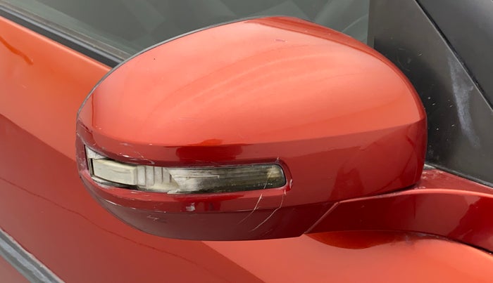 2013 Maruti Swift VXI D, Petrol, Manual, 36,750 km, Right rear-view mirror - Indicator light has minor damage