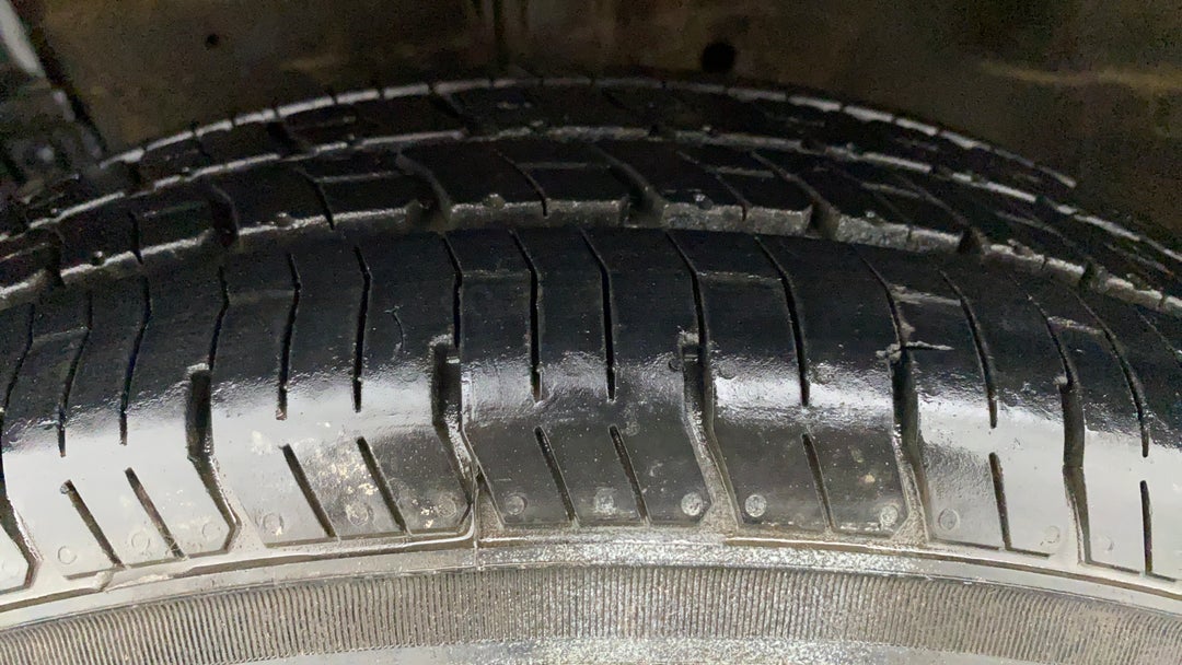 Left Front Tyre Tread