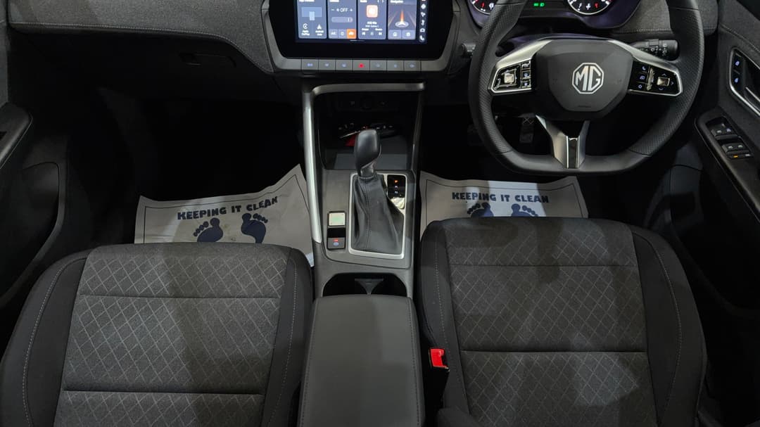 2025 MG ZS Excite, Automatic, 9640 km, Center Console