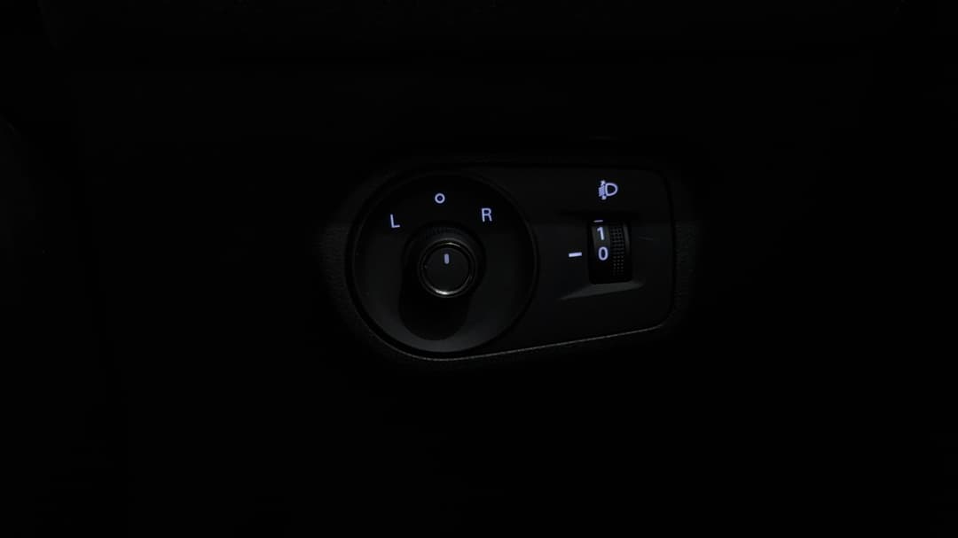 2025 MG ZS Excite, Automatic, 9640 km, Utility Switches/Buttons