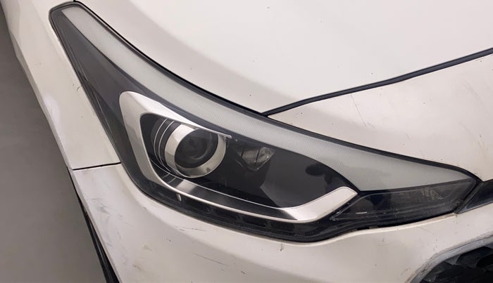 2016 Hyundai Elite i20 ASTA 1.2 (O), Petrol, Manual, 40,143 km, Right headlight - Minor scratches