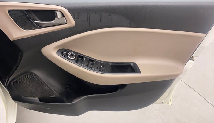 2016 Hyundai Elite i20 ASTA 1.2 (O), Petrol, Manual, 40,143 km, Driver Side Door Panels Control