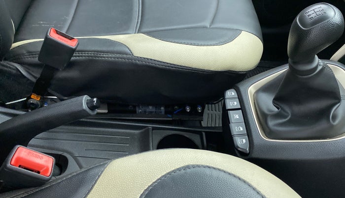 2019 Hyundai NEW SANTRO ASTA 1.1 MT, Petrol, Manual, 3,728 km, Gear Lever