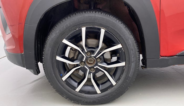 2017 Mahindra KUV 100 NXT K8 D 6 STR, Diesel, Manual, 97,352 km, Left Front Wheel