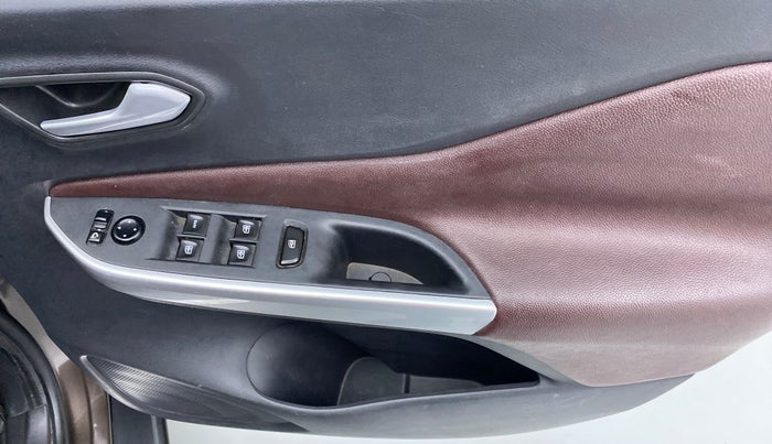 2021 Nissan MAGNITE XV  TURBO MT, Petrol, Manual, 18,953 km, Driver Side Door Panels Control