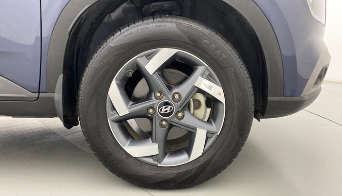 2021 Hyundai VENUE 1.0L Turbo GDI SX MT, Petrol, Manual, 7,948 km, Right Front Wheel
