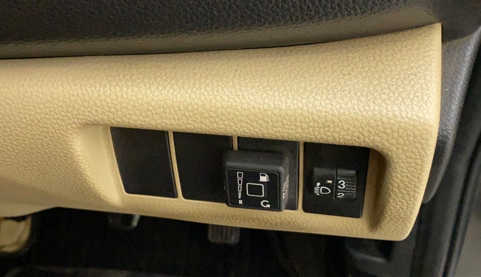 2018 Honda Amaze 1.2L I-VTEC S, CNG, Manual, 98,056 km, Dashboard - Headlight height adjustment not working