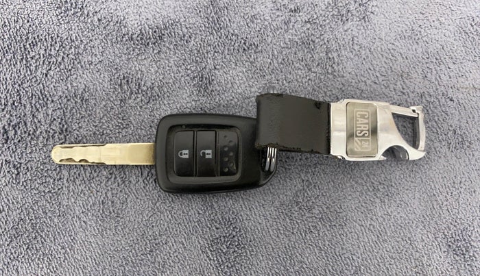 2018 Honda Amaze 1.2L I-VTEC S, CNG, Manual, 98,215 km, Key Close Up