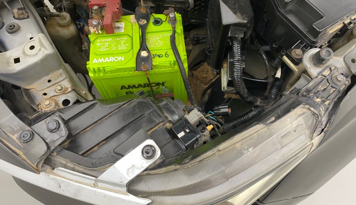2018 Honda Amaze 1.2L I-VTEC S, CNG, Manual, 98,215 km, Left headlight - Clamp has minor damage