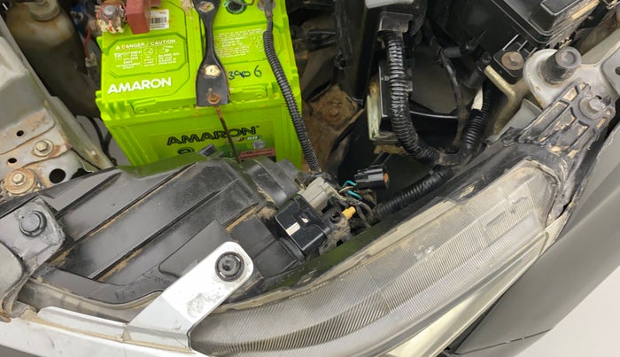 2018 Honda Amaze 1.2L I-VTEC S, CNG, Manual, 98,056 km, Left headlight - Clamp has minor damage
