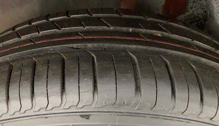 2018 Maruti Swift ZXI AMT, Petrol, Automatic, 44,996 km, Left Rear Tyre Tread