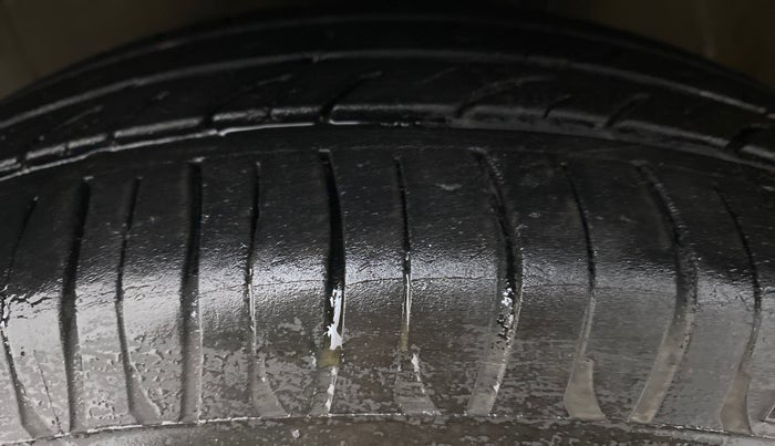 2018 Maruti Celerio VXI CNG, CNG, Manual, 50,870 km, Left Front Tyre Tread
