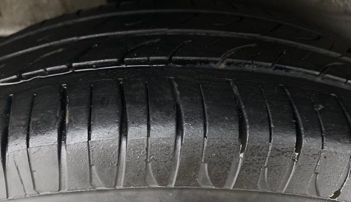 2018 Maruti Celerio VXI CNG, CNG, Manual, 50,870 km, Right Rear Tyre Tread