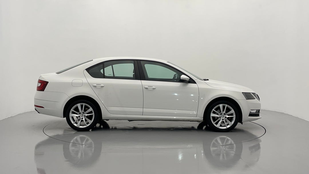 2019 SKODA Octavia 110 Tsi, Automatic, 72277 km, Right Side View