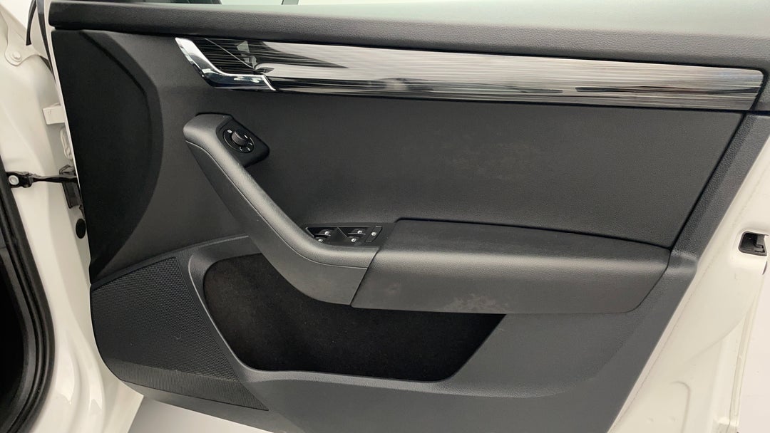 2019 SKODA Octavia 110 Tsi, Automatic, 72277 km, Speaker View