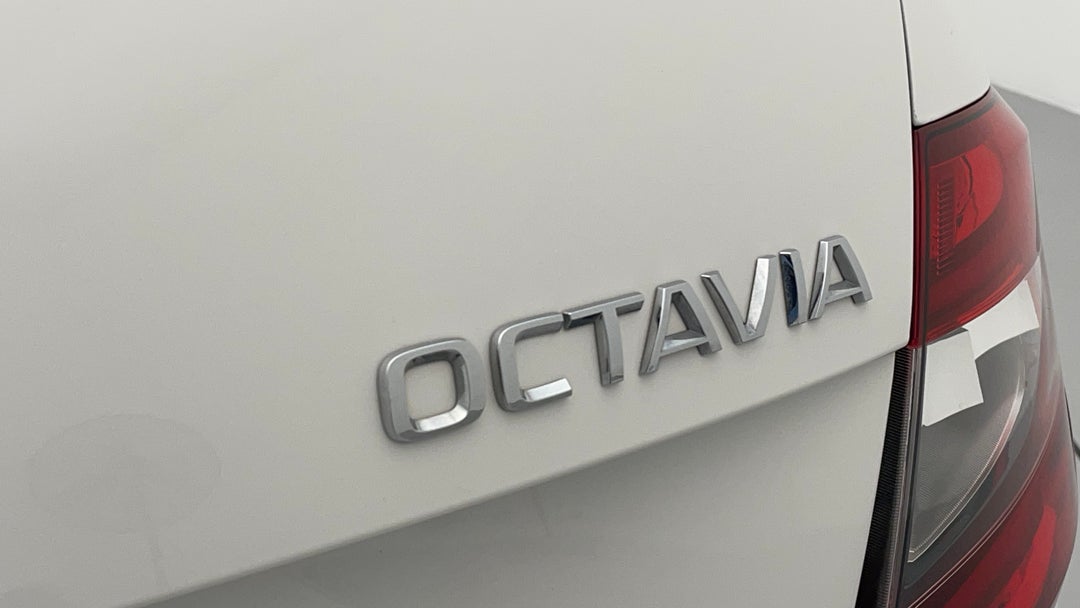 2019 SKODA Octavia 110 Tsi, Automatic, 72277 km, Badge (Boot Right Side)