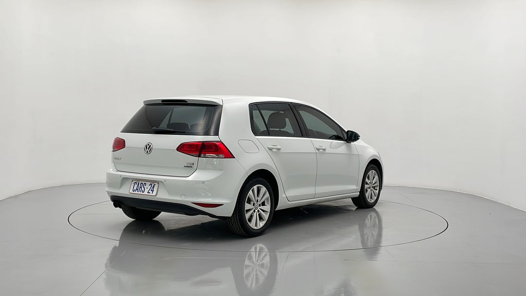 Right Back Diagonal (45- Degree) View