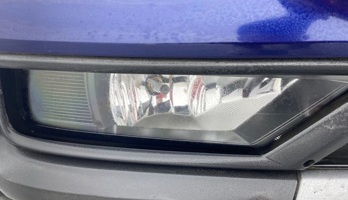 2018 Volkswagen TIGUAN HIGHLINE A/T, Diesel, Automatic, 88,907 km, Right fog light - Not fixed properly