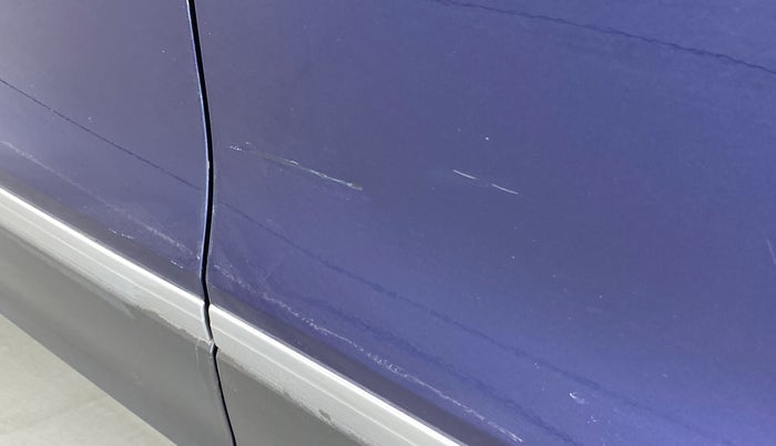 2018 Volkswagen TIGUAN HIGHLINE A/T, Diesel, Automatic, 88,907 km, Rear left door - Minor scratches