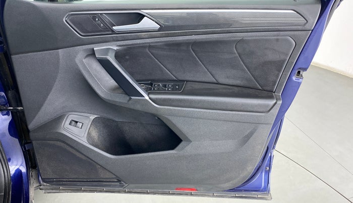 2018 Volkswagen TIGUAN HIGHLINE A/T, Diesel, Automatic, 88,907 km, Driver Side Door Panels Control