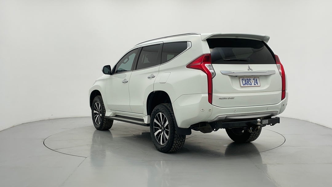 Left Back Diagonal (45- Degree) View