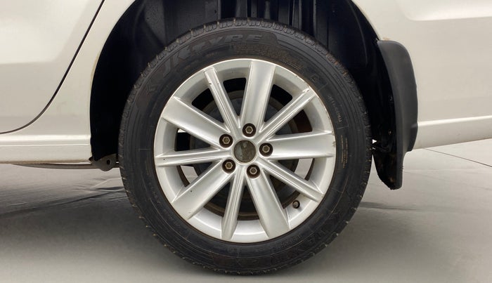 2016 Volkswagen Vento 1.2 TSI HIGHLINE PLUS AT, Petrol, Automatic, 49,345 km, Left Rear Wheel