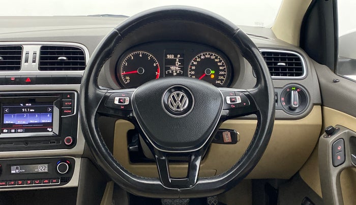 2016 Volkswagen Vento 1.2 TSI HIGHLINE PLUS AT, Petrol, Automatic, 49,345 km, Steering Wheel Close Up
