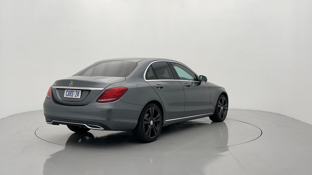 Right Back Diagonal (45- Degree) View